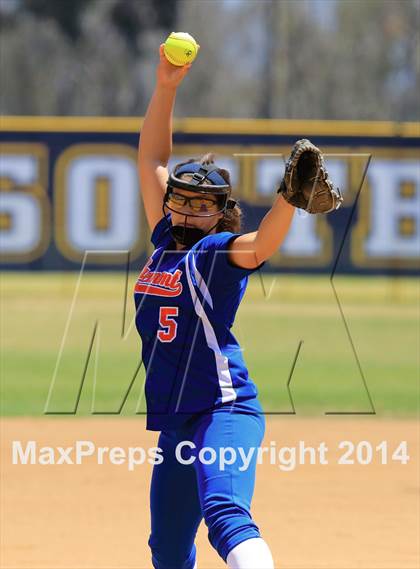 Thumbnail 2 in Brawley vs. Clairemont (CIF-SDS D3 Final) photogallery.