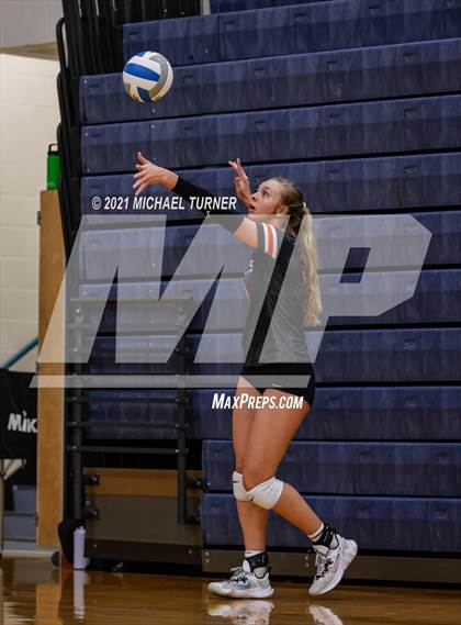 Thumbnail 2 in Timberlake vs Fruitland (3A State Tournament) photogallery.