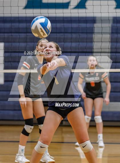 Thumbnail 3 in Timberlake vs Fruitland (3A State Tournament) photogallery.