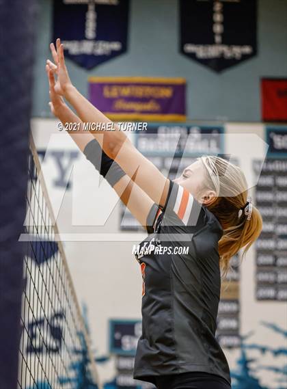 Thumbnail 3 in Timberlake vs Fruitland (3A State Tournament) photogallery.