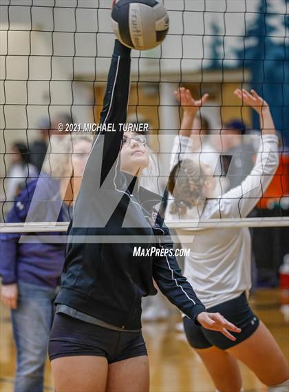 Thumbnail 2 in Timberlake vs Fruitland (3A State Tournament) photogallery.
