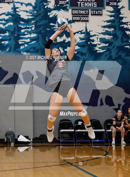 Thumbnail 3 in Timberlake vs Fruitland (3A State Tournament) photogallery.
