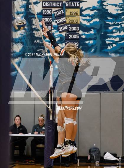 Thumbnail 3 in Timberlake vs Fruitland (3A State Tournament) photogallery.