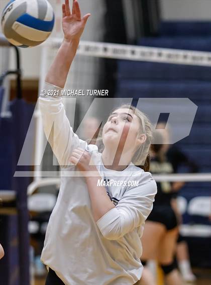 Thumbnail 2 in Timberlake vs Fruitland (3A State Tournament) photogallery.