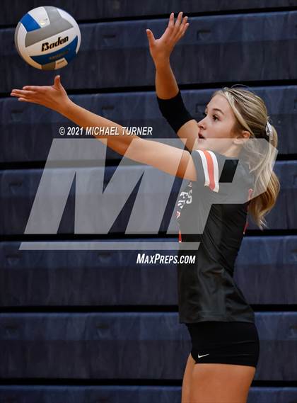 Thumbnail 2 in Timberlake vs Fruitland (3A State Tournament) photogallery.