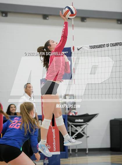 Thumbnail 1 in St. Paul vs. Bishop O'Dowd (Nike TOC Southwest) photogallery.