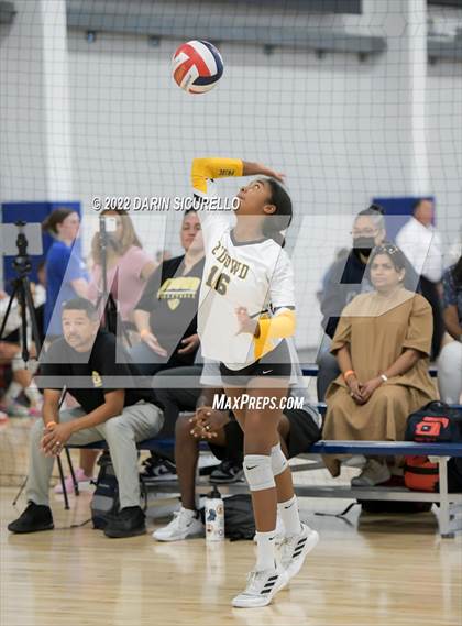 Thumbnail 2 in St. Paul vs. Bishop O'Dowd (Nike TOC Southwest) photogallery.