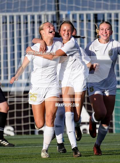 Thumbnail 2 in Davis vs Mountain Ridge (UHSAA 6A Semifinal) photogallery.