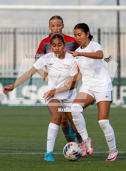 Thumbnail 2 in Davis vs Mountain Ridge (UHSAA 6A Semifinal) photogallery.