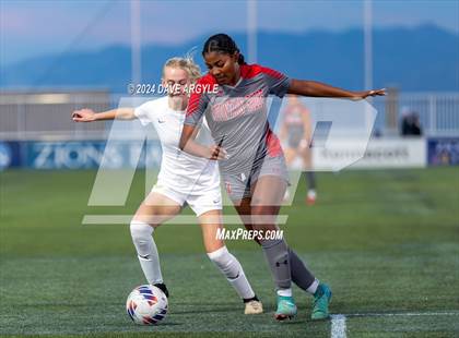 Thumbnail 3 in Davis vs Mountain Ridge (UHSAA 6A Semifinal) photogallery.