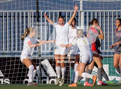 Thumbnail 2 in Davis vs Mountain Ridge (UHSAA 6A Semifinal) photogallery.