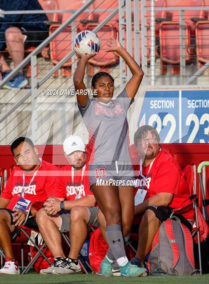 Thumbnail 2 in Davis vs Mountain Ridge (UHSAA 6A Semifinal) photogallery.