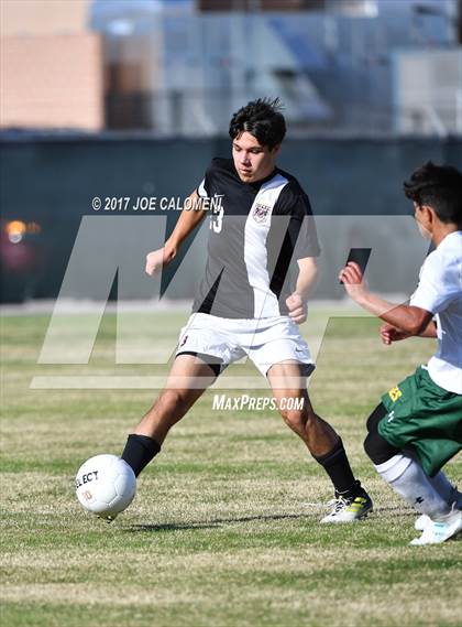 Thumbnail 3 in Churchill vs Holmes photogallery.