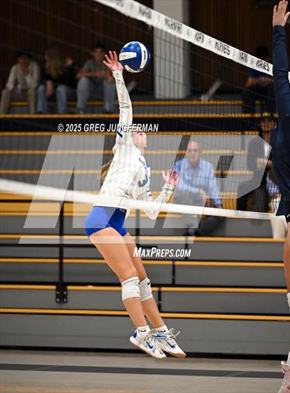 Thumbnail 2 in JV: Marin Catholic @ Branson photogallery.