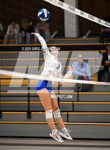 Thumbnail 1 in JV: Marin Catholic @ Branson photogallery.