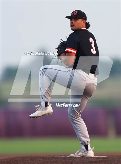 Thumbnail 2 in Aledo @ Centennial Burleson (UIL 5A Region 1 Regional Quarterfinal) photogallery.