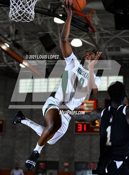 Thumbnail 3 in Servite vs. Fairmont Prep (Mater Dei Extravaganza) photogallery.