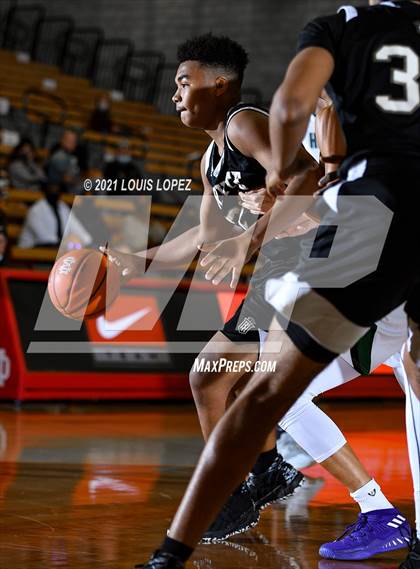 Thumbnail 1 in Servite vs. Fairmont Prep (Mater Dei Extravaganza) photogallery.
