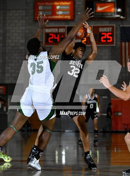 Thumbnail 2 in Servite vs. Fairmont Prep (Mater Dei Extravaganza) photogallery.
