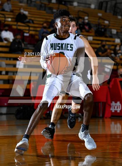 Thumbnail 1 in Servite vs. Fairmont Prep (Mater Dei Extravaganza) photogallery.