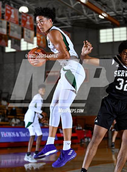 Thumbnail 1 in Servite vs. Fairmont Prep (Mater Dei Extravaganza) photogallery.