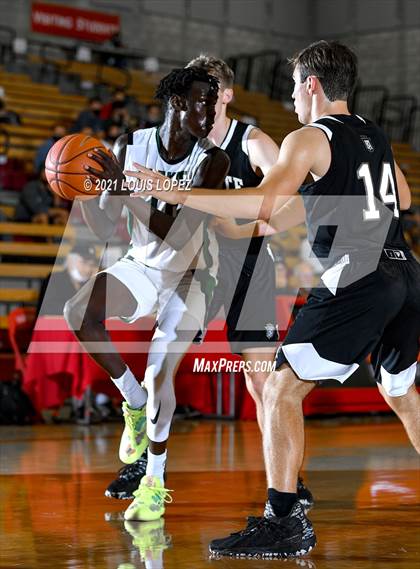 Thumbnail 2 in Servite vs. Fairmont Prep (Mater Dei Extravaganza) photogallery.
