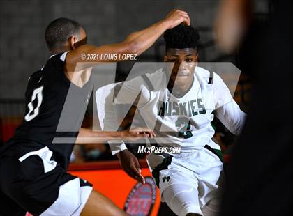 Thumbnail 1 in Servite vs. Fairmont Prep (Mater Dei Extravaganza) photogallery.