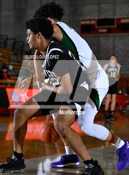 Thumbnail 3 in Servite vs. Fairmont Prep (Mater Dei Extravaganza) photogallery.