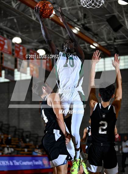 Thumbnail 1 in Servite vs. Fairmont Prep (Mater Dei Extravaganza) photogallery.