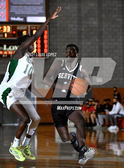 Thumbnail 2 in Servite vs. Fairmont Prep (Mater Dei Extravaganza) photogallery.