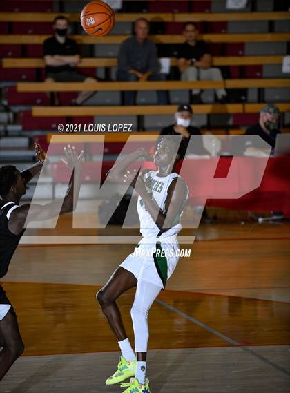 Thumbnail 1 in Servite vs. Fairmont Prep (Mater Dei Extravaganza) photogallery.