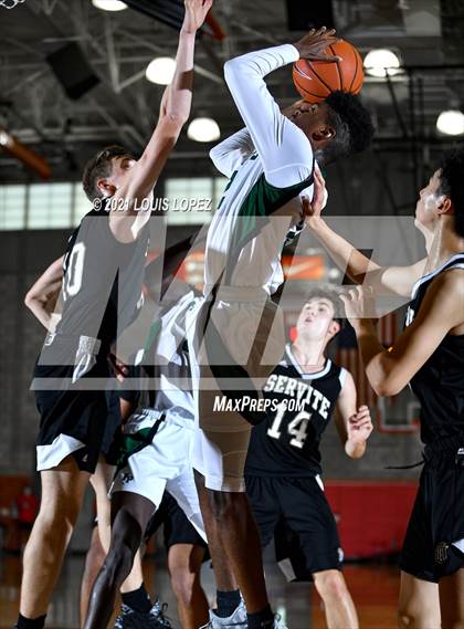 Thumbnail 3 in Servite vs. Fairmont Prep (Mater Dei Extravaganza) photogallery.