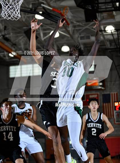 Thumbnail 1 in Servite vs. Fairmont Prep (Mater Dei Extravaganza) photogallery.