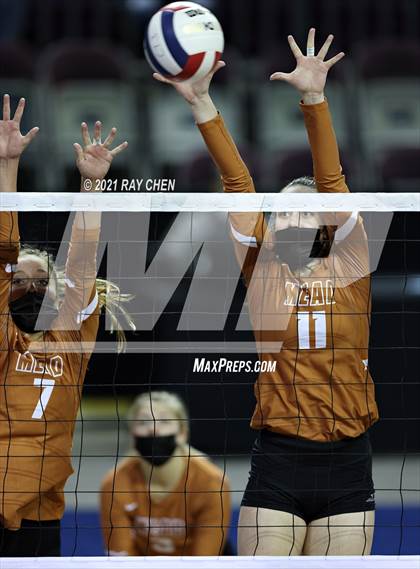 Thumbnail 1 in Windsor vs. Mead (CHSAA 4A Final 4) photogallery.