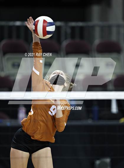 Thumbnail 3 in Windsor vs. Mead (CHSAA 4A Final 4) photogallery.