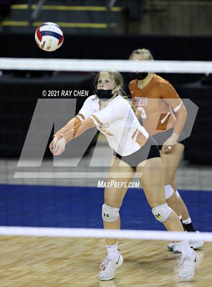 Thumbnail 1 in Windsor vs. Mead (CHSAA 4A Final 4) photogallery.