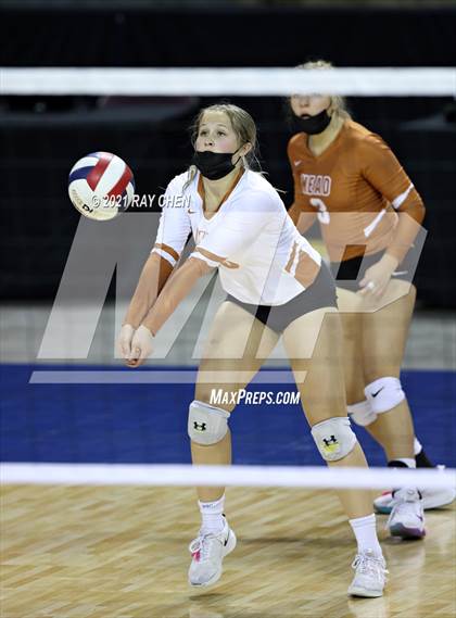 Thumbnail 3 in Windsor vs. Mead (CHSAA 4A Final 4) photogallery.