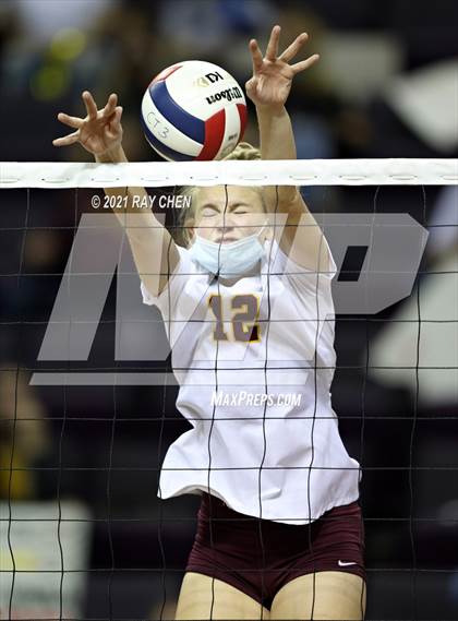Thumbnail 1 in Windsor vs. Mead (CHSAA 4A Final 4) photogallery.