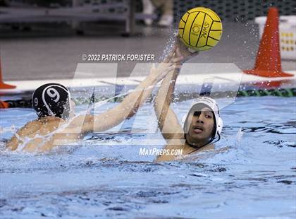 Thumbnail 2 in Pharr-San Juan-Alamo North vs. Clark (UIL 6A Region 4 Semifinal) photogallery.