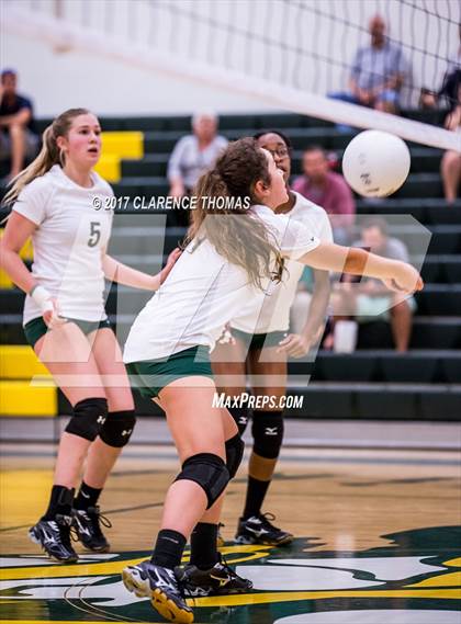 Thumbnail 1 in Heritage @ Loudoun Valley photogallery.