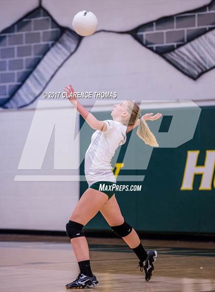 Thumbnail 1 in Heritage @ Loudoun Valley photogallery.