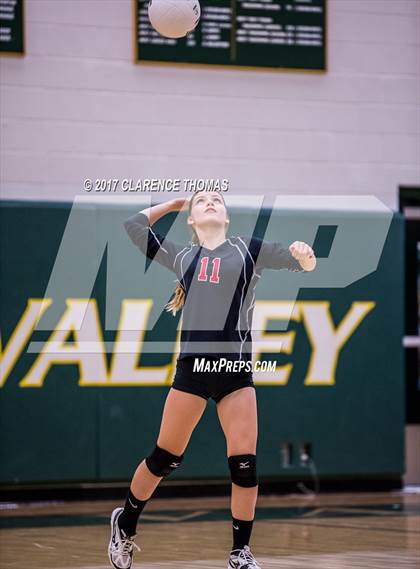 Thumbnail 1 in Heritage @ Loudoun Valley photogallery.