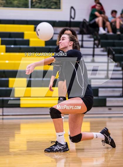 Thumbnail 1 in Heritage @ Loudoun Valley photogallery.