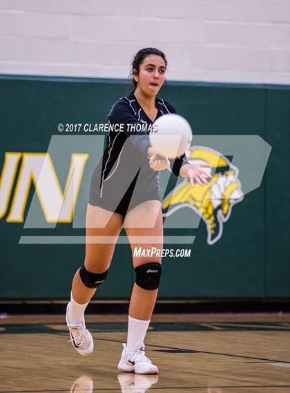 Thumbnail 1 in Heritage @ Loudoun Valley photogallery.