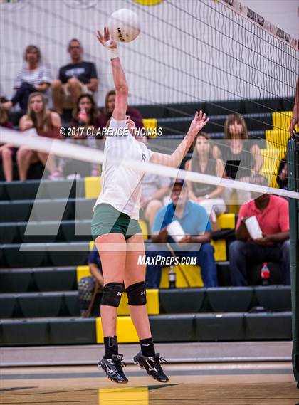 Thumbnail 1 in Heritage @ Loudoun Valley photogallery.