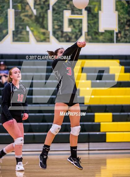 Thumbnail 1 in Heritage @ Loudoun Valley photogallery.