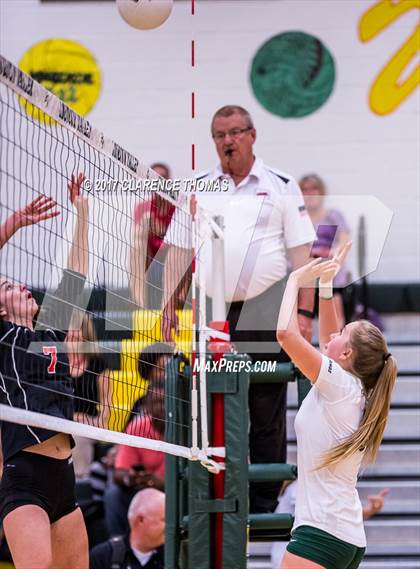 Thumbnail 3 in Heritage @ Loudoun Valley photogallery.