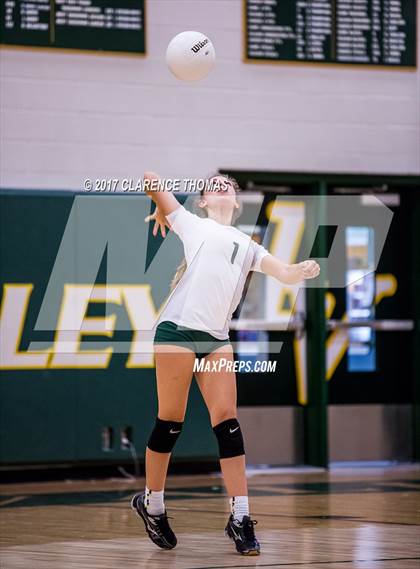 Thumbnail 2 in Heritage @ Loudoun Valley photogallery.