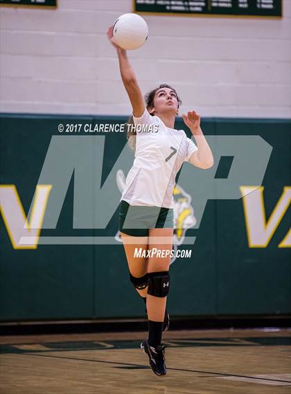 Thumbnail 1 in Heritage @ Loudoun Valley photogallery.