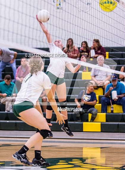Thumbnail 2 in Heritage @ Loudoun Valley photogallery.